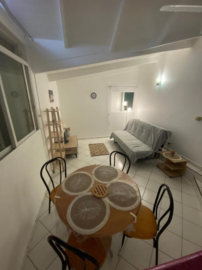 Appartements: Plage & Commerces A 200M Sainte-Anne  Eksteriør bilde